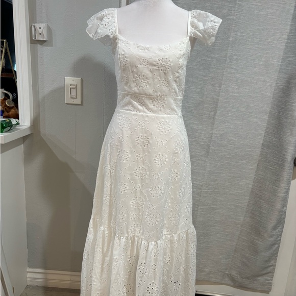 no brand Dresses & Skirts - White Eyelet Maxi Dress with Puff Cap Sleeves